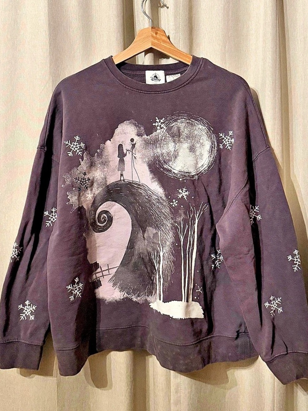 Disney Graphic Sweatshirt in Gray Size Large